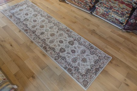 Hand-Made Buckingham Runner From China