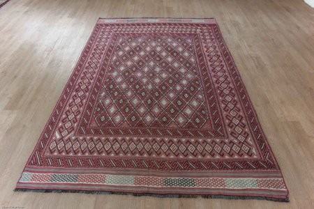 Hand-Woven Sakhari Rug From Afghanistan
