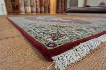 Hand-Knotted Mahi Indian Rug From India