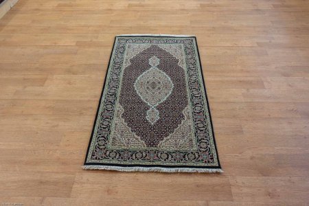 Hand-Knotted Mahi Indian Rug From India