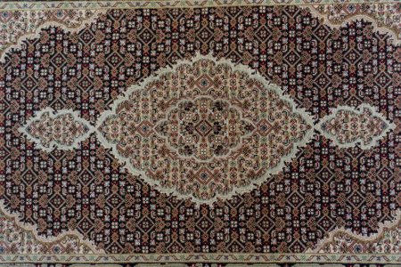 Hand-Knotted Mahi Indian Rug From India