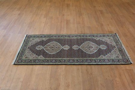 Hand-Knotted Mahi Indian Rug From India