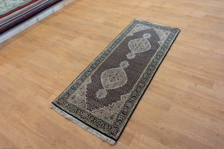 Hand-Knotted Mahi Indian Rug From India