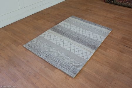 Tufted Sorrento Rug From India