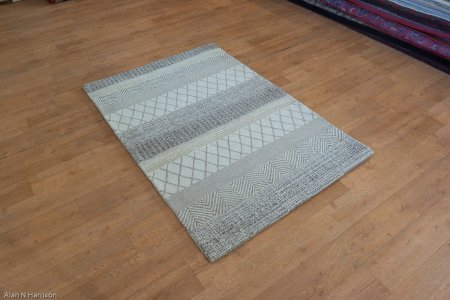 Tufted Sorrento Rug From India