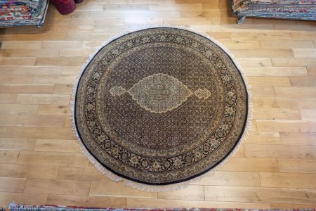 Hand-Knotted Mahi Indian Rug From India