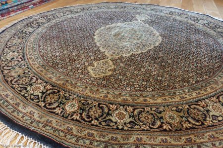 Hand-Knotted Mahi Indian Rug From India