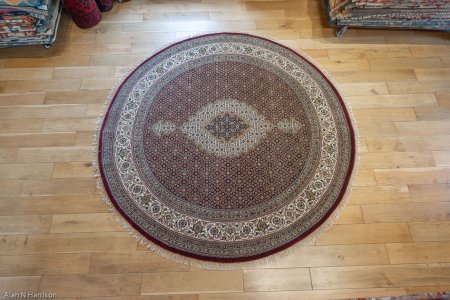 Hand-Knotted Mahi Indian Rug From India