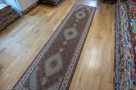 Hand-Knotted Mahi Indian Runner From India