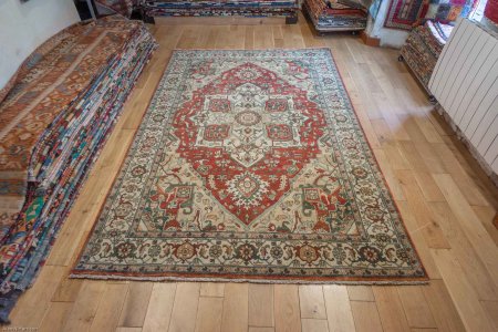 Hand-Knotted Fine Serapi Rug From India