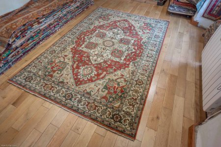 Hand-Knotted Fine Serapi Rug From India