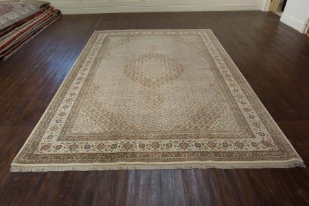 Hand-Knotted Mahi Indian Rug From India