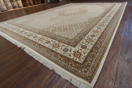 Hand-Knotted Mahi Indian Rug From India