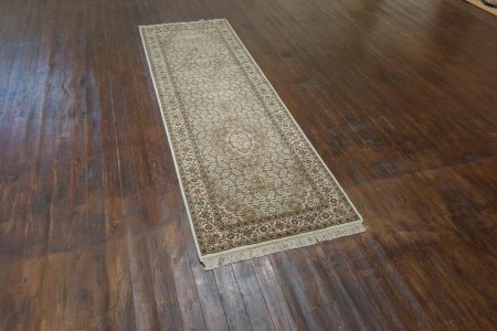 Hand-Knotted Mahi Indian Runner From India