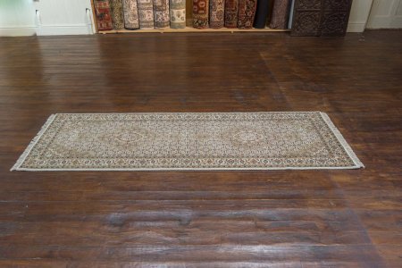 Hand-Knotted Mahi Indian Runner From India