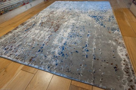 Hand-Knotted Indian Summer Rug From India