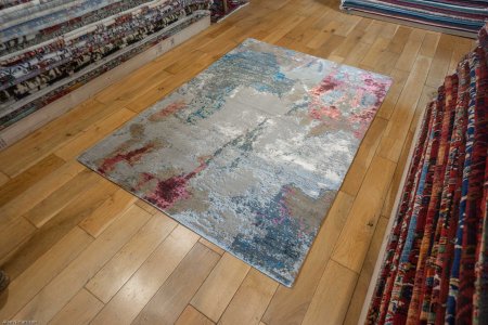 Hand-Knotted Indian Summer Rug From India