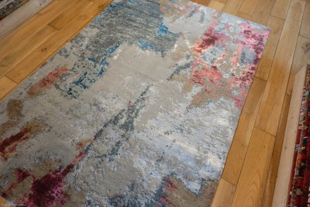 Hand-Knotted Indian Summer Rug From India