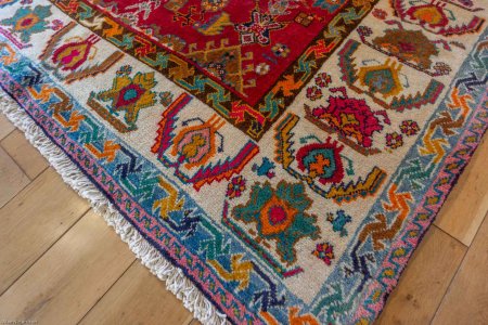 Hand-Knotted Qashgai Rug From Iran (Persian)