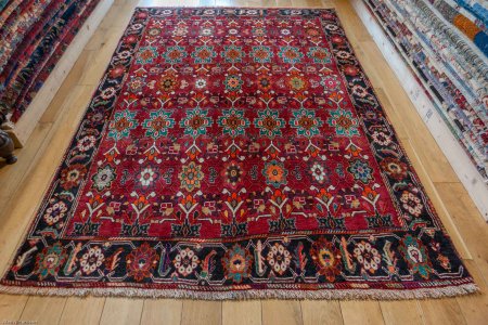 Hand-Knotted Qashgai Rug From Iran (Persian)