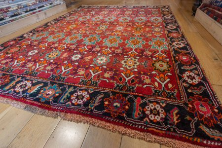 Hand-Knotted Qashgai Rug From Iran (Persian)