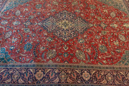 Hand-Knotted Sarouq Rug From Iran (Persian)