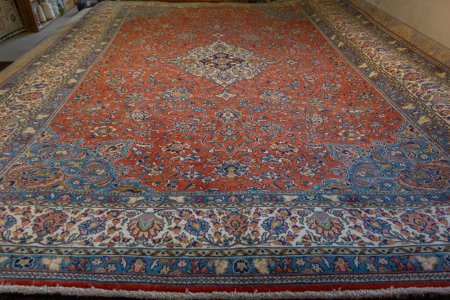 Hand-Knotted Sarouq Rug From Iran (Persian)