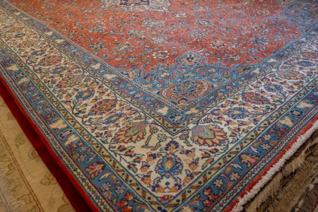 Hand-Knotted Sarouq Rug From Iran (Persian)