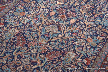 Hand-Knotted Sarouq Rug From Iran (Persian)