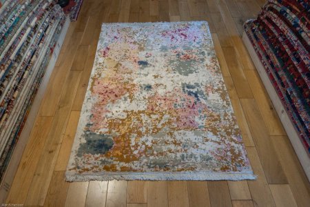Hand-Knotted Indian Summer Rug From India