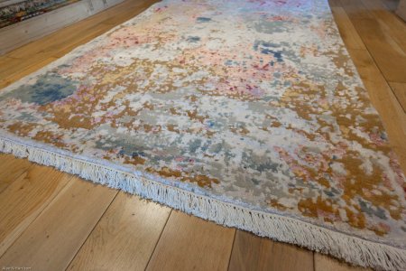 Hand-Knotted Indian Summer Rug From India