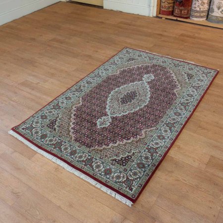 Hand-Knotted Mahi Indian Rug From India