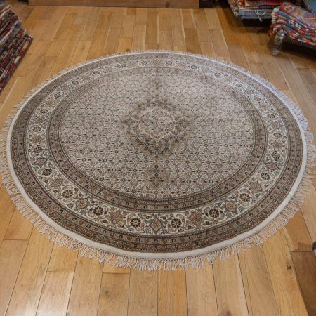 Hand-Knotted Mahi Indian Rug From India