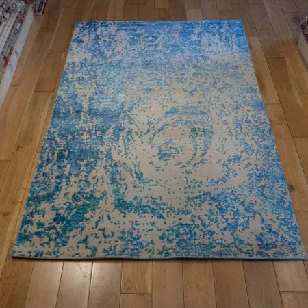 Hand-Knotted Indian Summer Rug From India