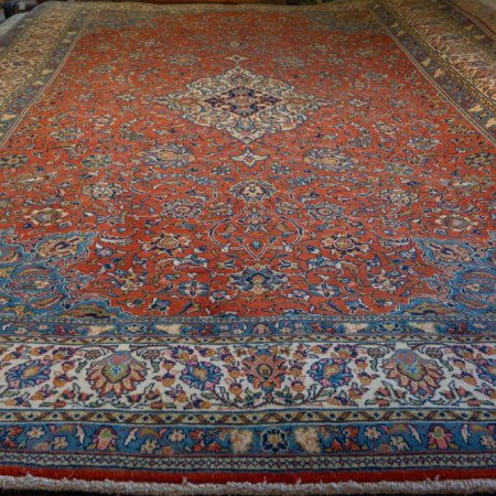 Hand-Knotted Sarouq Rug From Iran (Persian)