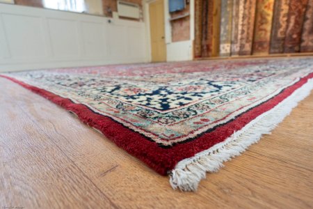 Hand-Knotted Mahal Rug From Iran (Persian)
