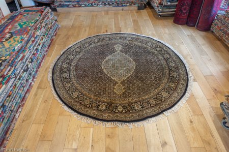 Hand-Knotted Mahi Indian Rug From India