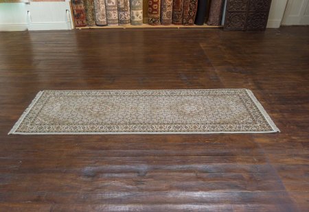 Hand-Knotted Mahi Indian Runner From India